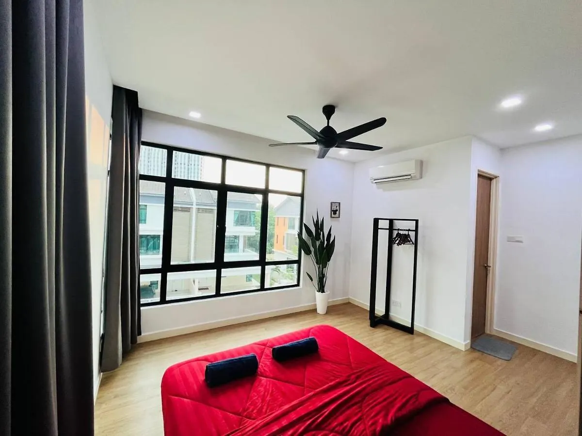 Cozy Family Escape By Stayco - Pool, Ktv, Outdoor Cinema & Jacuzzi - Just 2 Mins To Beach Batu Feringgi 0*,  Μαλαισία