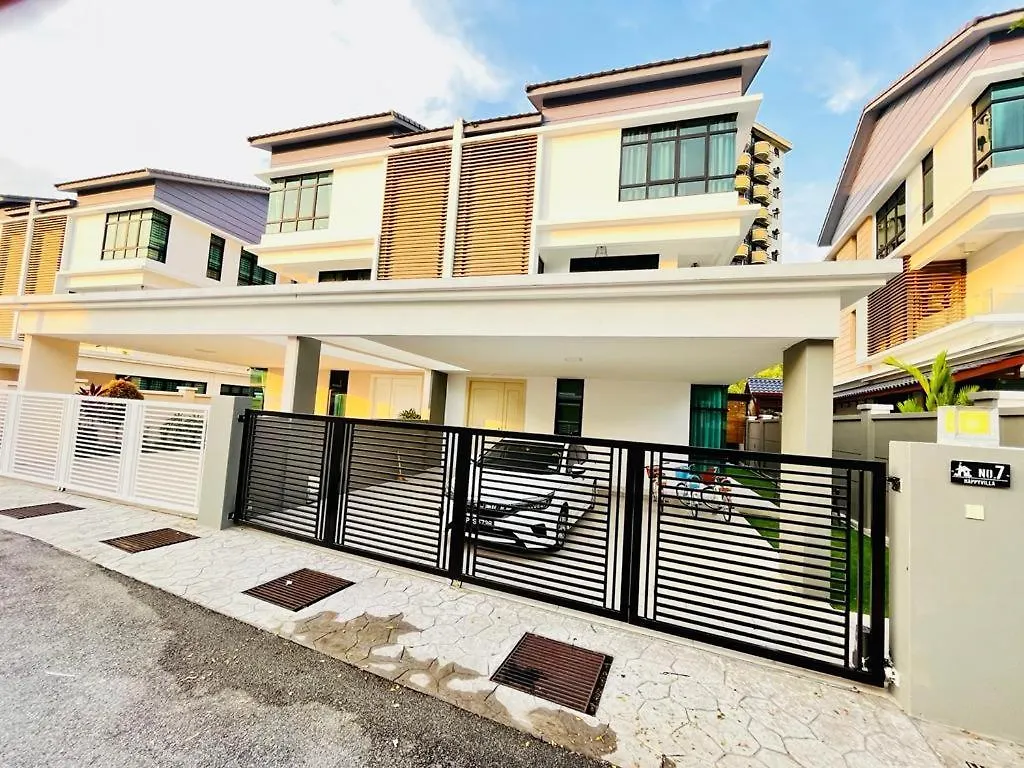 Cozy Family Escape By Stayco - Pool, Ktv, Outdoor Cinema & Jacuzzi - Just 2 Mins To Beach Batu Feringgi 0*,