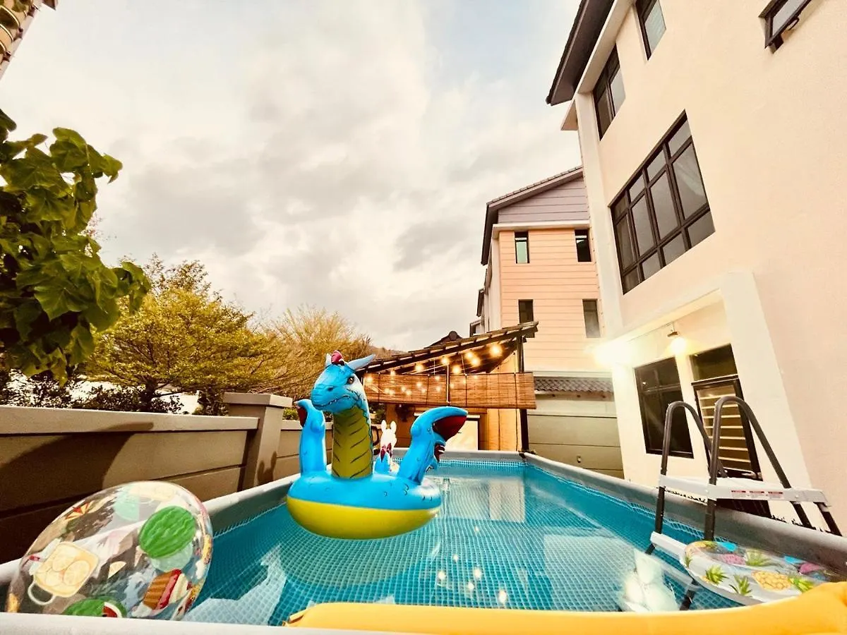 Βίλα Cozy Family Escape By Stayco - Pool, Ktv, Outdoor Cinema & Jacuzzi - Just 2 Mins To Beach Batu Feringgi Μαλαισία