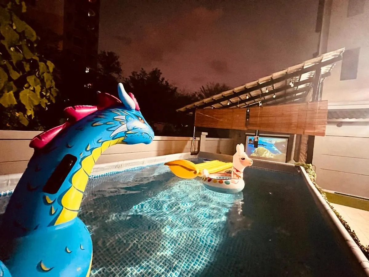 Cozy Family Escape By Stayco - Pool, Ktv, Outdoor Cinema & Jacuzzi - Just 2 Mins To Beach Batu Feringgi
