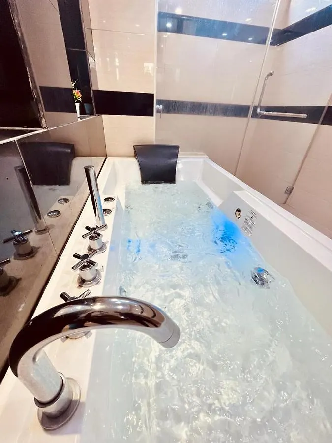 Βίλα Cozy Family Escape By Stayco - Pool, Ktv, Outdoor Cinema & Jacuzzi - Just 2 Mins To Beach Batu Feringgi