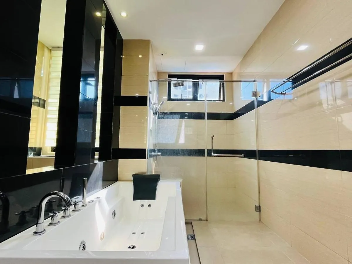 Cozy Family Escape By Stayco - Pool, Ktv, Outdoor Cinema & Jacuzzi - Just 2 Mins To Beach Batu Ferringhi Villa