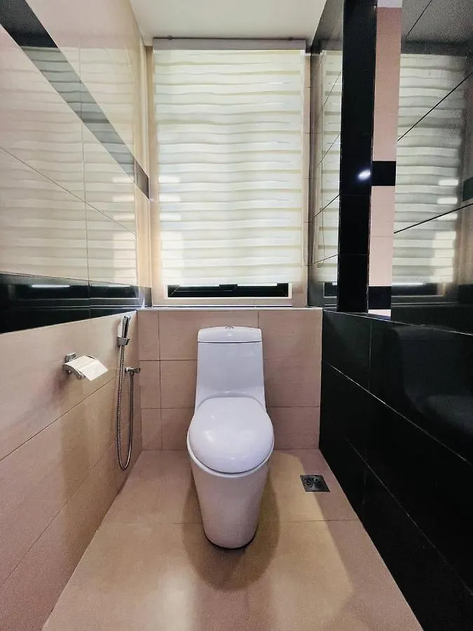 别墅 Cozy Family Escape By Stayco - Pool, Ktv, Outdoor Cinema & Jacuzzi - Just 2 Mins To Beach 峇都丁宜 马来西亚